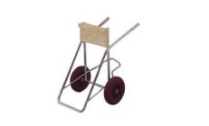 OUTBOARD MOTOR CARRIER 80 KG.Soporte porta motor con ruedas, para fueraborda. Con soporte para depósito de combustible y sandow 