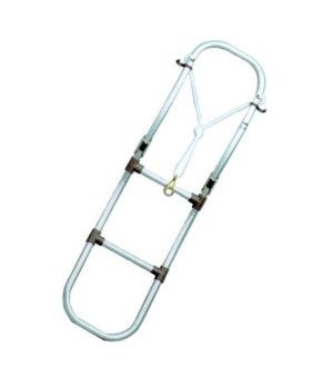 FOLDING LADDER 3 STEPSFabricada en aluminio anodizado con cabo y MOSQUETÓN de anclaje. Curva especial para la borda de las embar