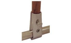 RAIL MOUNT FLAG POLE SOCKET 25 MM.Para montaje sobre pasamanos o balcón. Fabricada en acero inox AISI-316