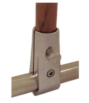 RAIL MOUNT FLAG POLE SOCKET 25 MM.Para montaje sobre pasamanos o balcón. Fabricada en acero inox AISI-316