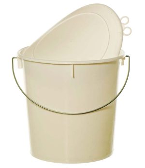 Balde Plástico Com Tampa 10LBalde de plástico 10 litros com tampa, ideal para arrumar todo o tipo de objetos.