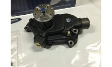 POMPA ACQUA COPERCHIO METALLO E PLASTICAIncluye 2 juntas. Para motores bloque GM, V6 4.3L y V8 5.0L 5.7L 6.2L.
Bomba de circulac