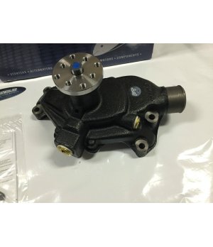 POMPA ACQUA COPERCHIO METALLO E PLASTICAIncluye 2 juntas. Para motores bloque GM, V6 4.3L y V8 5.0L 5.7L 6.2L.
Bomba de circulac